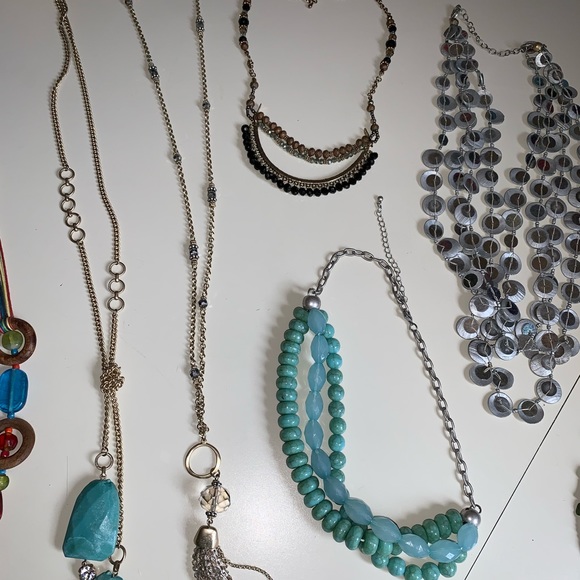 A lot of 14 necklaces for 1 price - Picture 2 of 5